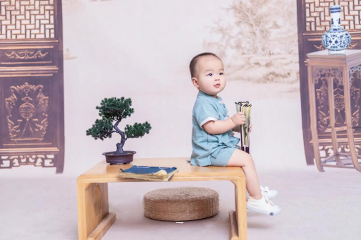 丽江宝宝几个月可以笑出声